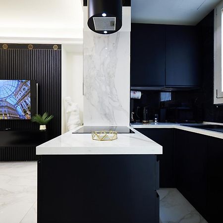 Italian Fashion Suite - Luxurious Marble City Center Милано Екстериор снимка