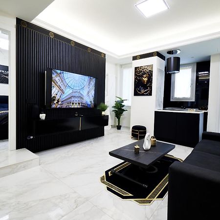 Italian Fashion Suite - Luxurious Marble City Center Милано Екстериор снимка